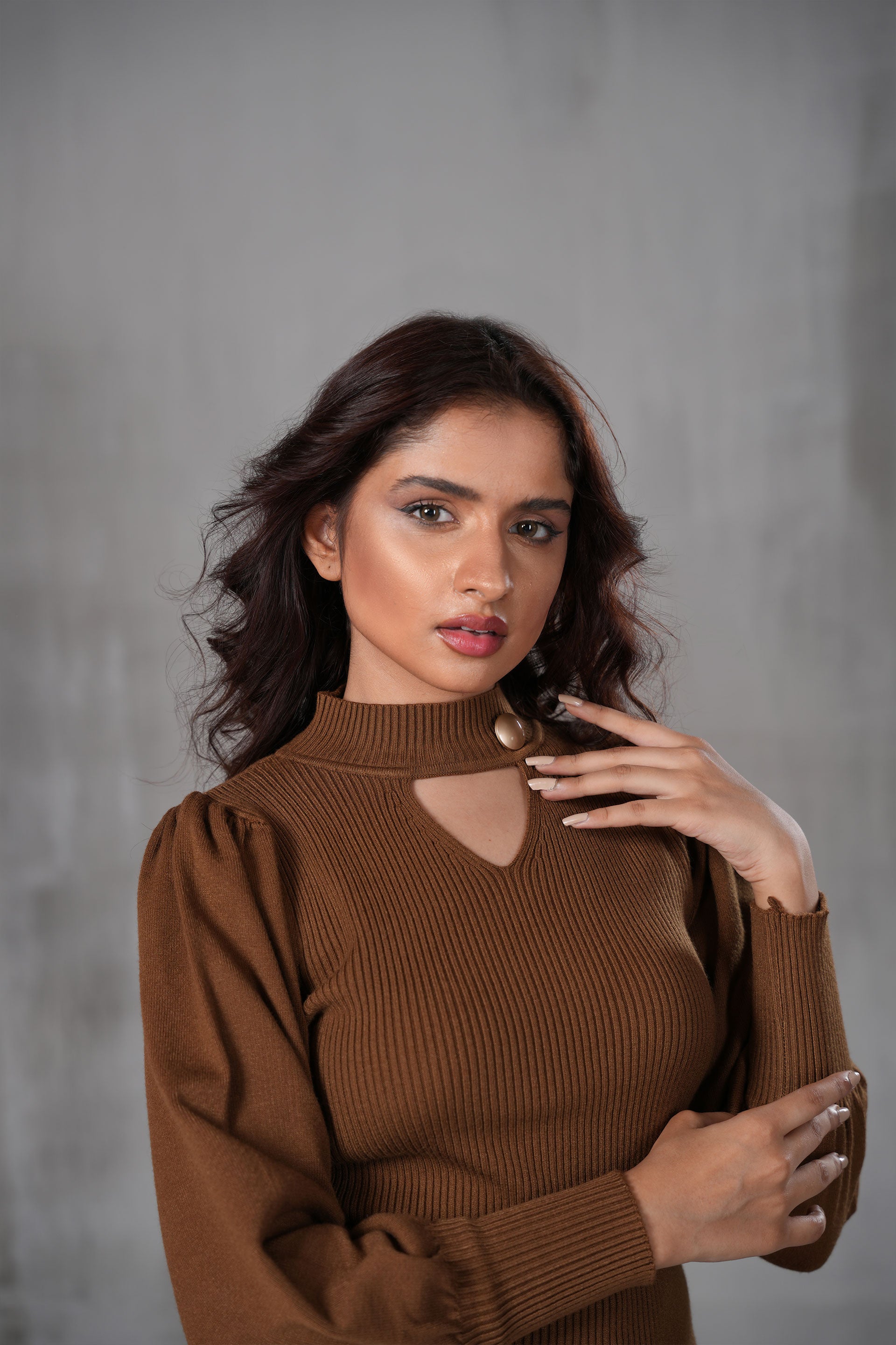 Elegant Keyhole Ribbed Top